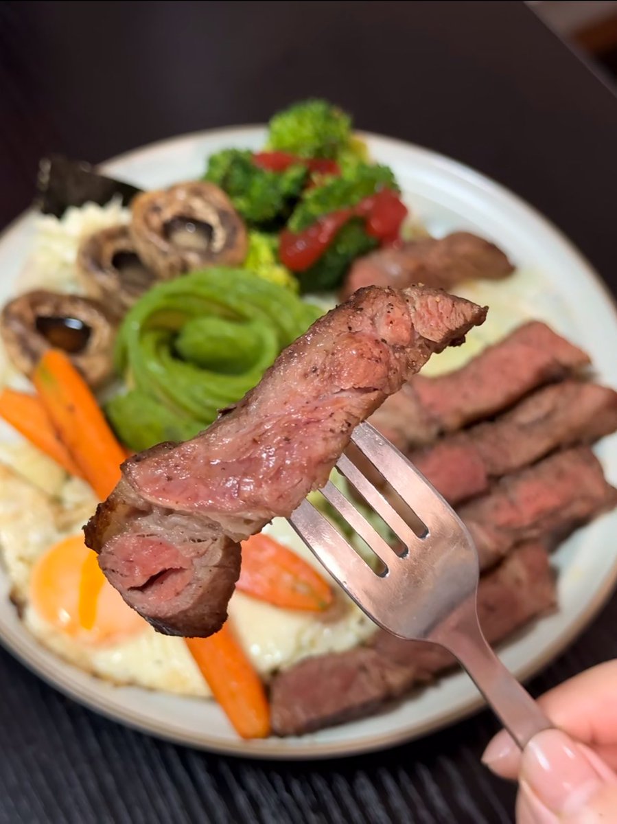 If I eat alone, can it be called a lonely meal?🥩🥦🥕