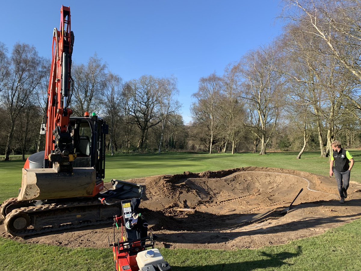 EcoBunkerLtd's tweet photo. Some beautiful new bunkers by the @360GroundCare - @EcoBunkerLtd team at @LingdaleGC - Front nine will soon be completed #builditonce #fullysealed #sustainable https://t.co/0VJYDNK0E2