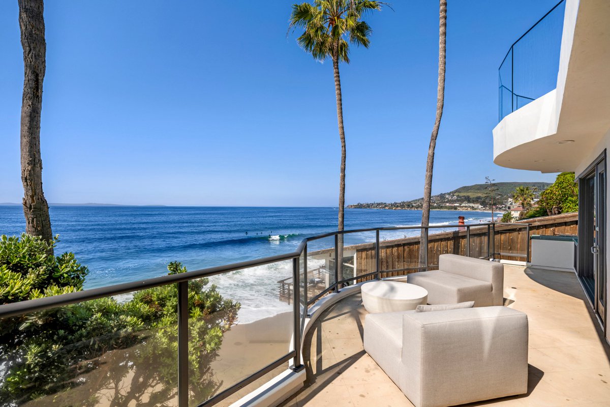 📍LISTED | 921 | 915 | 925 Gaviota Drive | $16,995,000
Three residences. One extraordinary oceanfront address.

Laguna Village Oceanfront
921Gaviota.com

📩 DM for details or a private showing
📱949-922-9552
⁣⁣⁣livelrealestate.com⁣⁣⁣⁣⁣⁣⁣⁣⁣

#921Gaviota