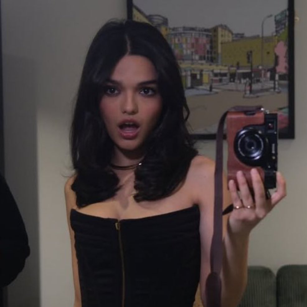 rachel zegler thinker 🍎 tweet media