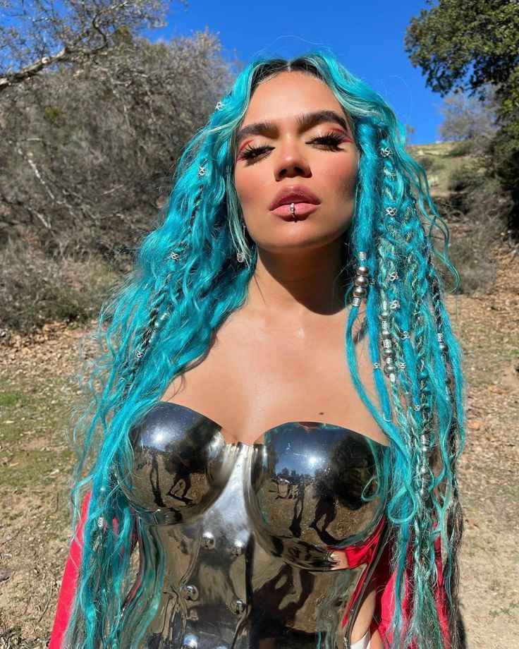 Día 2️⃣8️⃣ Challenge ✨️

¿Cuál es la foto dónde se ve más BICHOTA? 😎

Bichota es una mujer segura de sí misma, empoderada, que sabe lo que vale, independiente y fuerte.

Cuéntanos y no olvides utilizar el hashtag #30DiasConKarolG