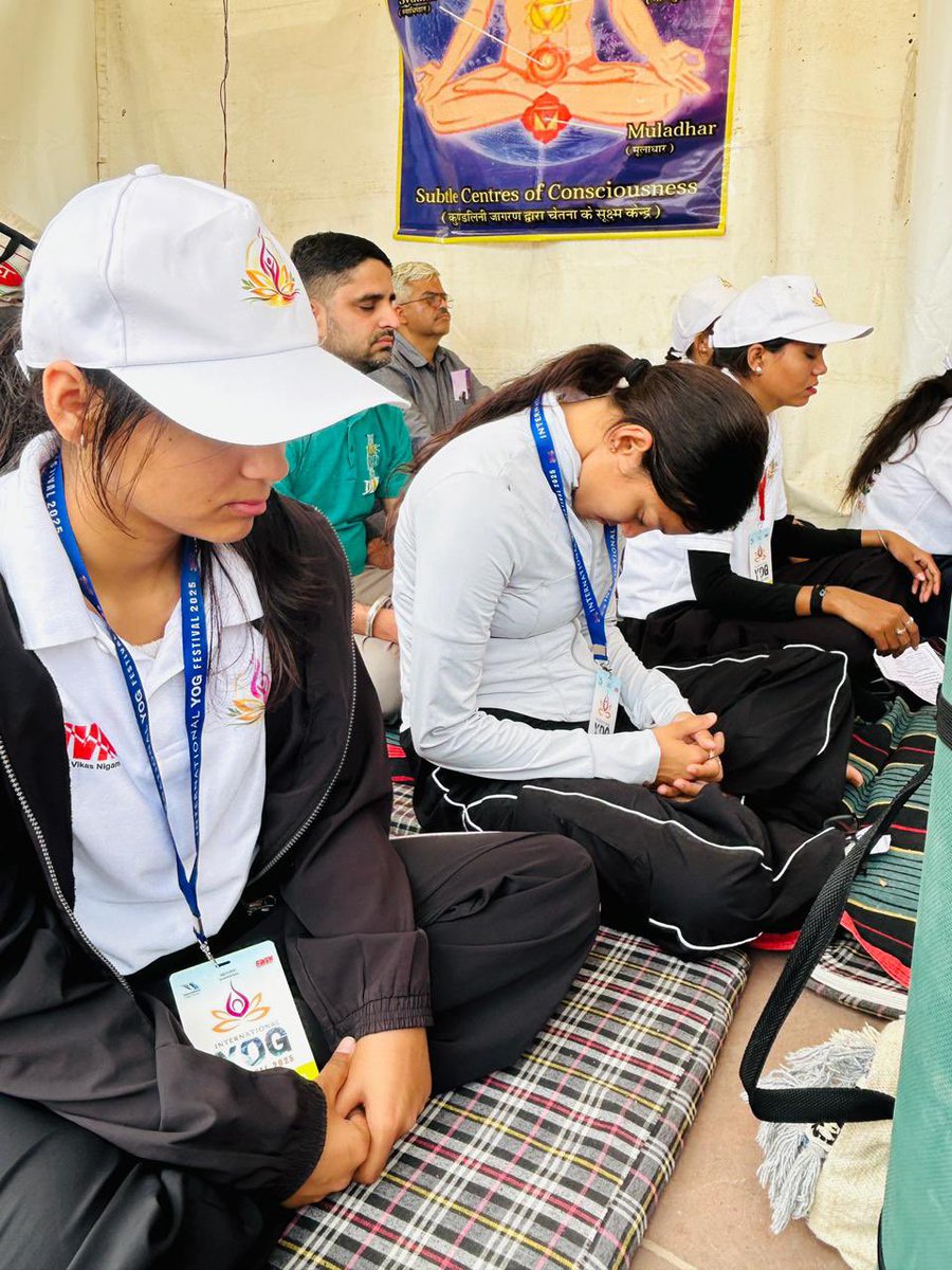 Gurudev Siyag's Siddha Yoga - GSSY tweet media