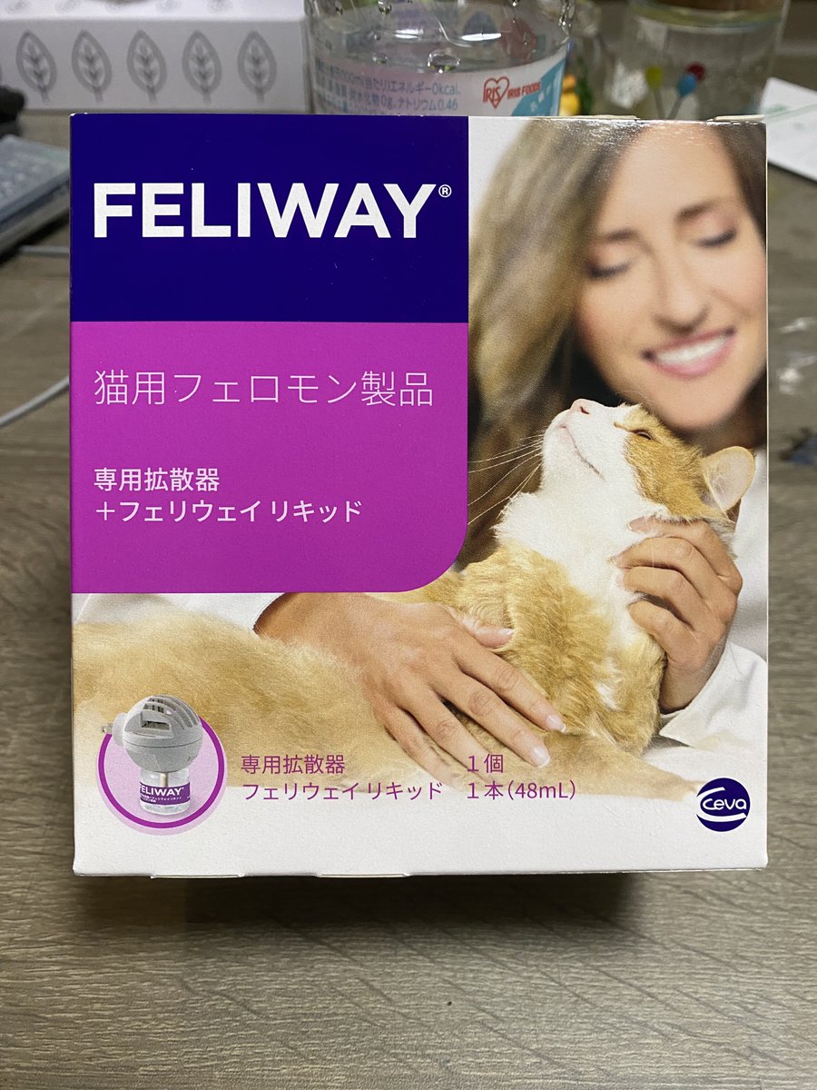 hazimethuss's tweet photo. で泡吹いてゲロ(緑色のヤバそうな胃液)吐いてる猫を病院に連れて行って理由を先生に話したら、猫に安心感を与えて、新しい猫に元々いたような感覚にする猫用フェロモン製品をお薦めされ使ったら、ゲロ止まった。
まだまだ知らない猫情報ってあるんだな。
すごい👍
で、様子見 https://t.co/mpKKMSxoEl