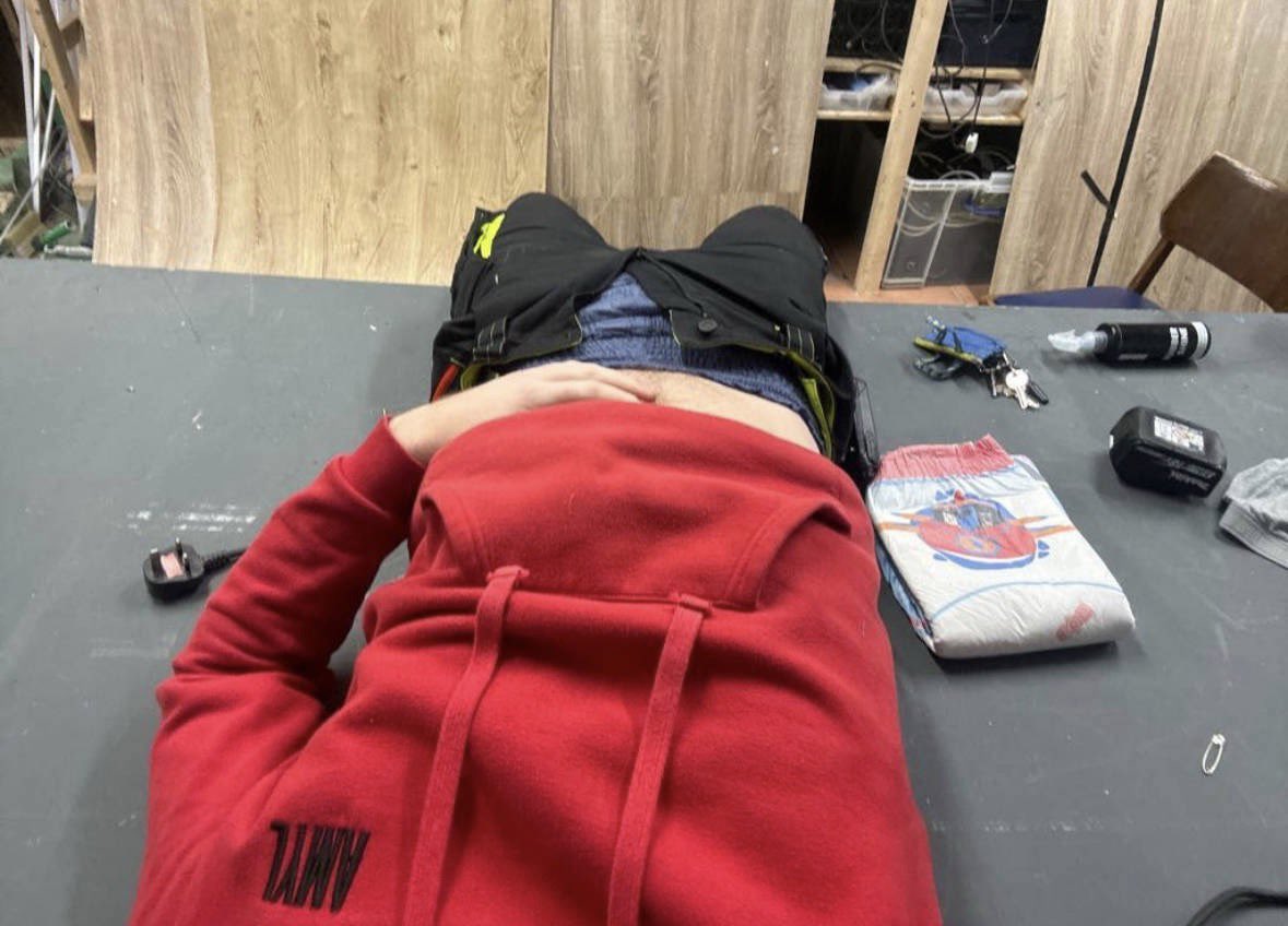 hackneytwunk's tweet photo. Who’s going to come change my padding in my work workshop? https://t.co/9RKj6wQevE