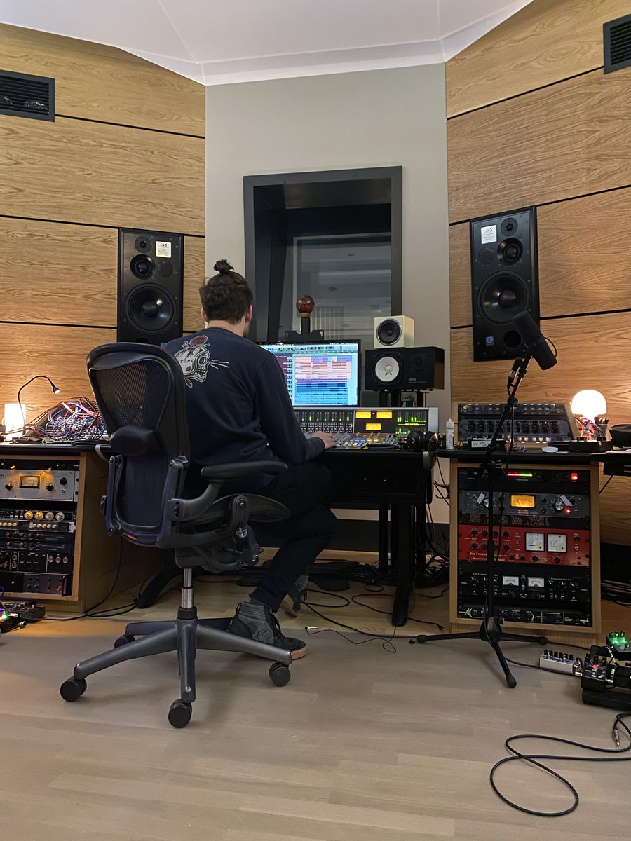 rideox4's tweet image. As the second anniversary of 'Interplay' fast approaches, step into the location where it was created 🎸

#Ride #Shoegaze #Interplay