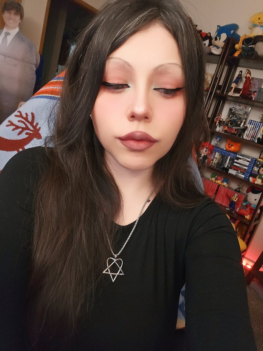 alina 🍁 tweet media