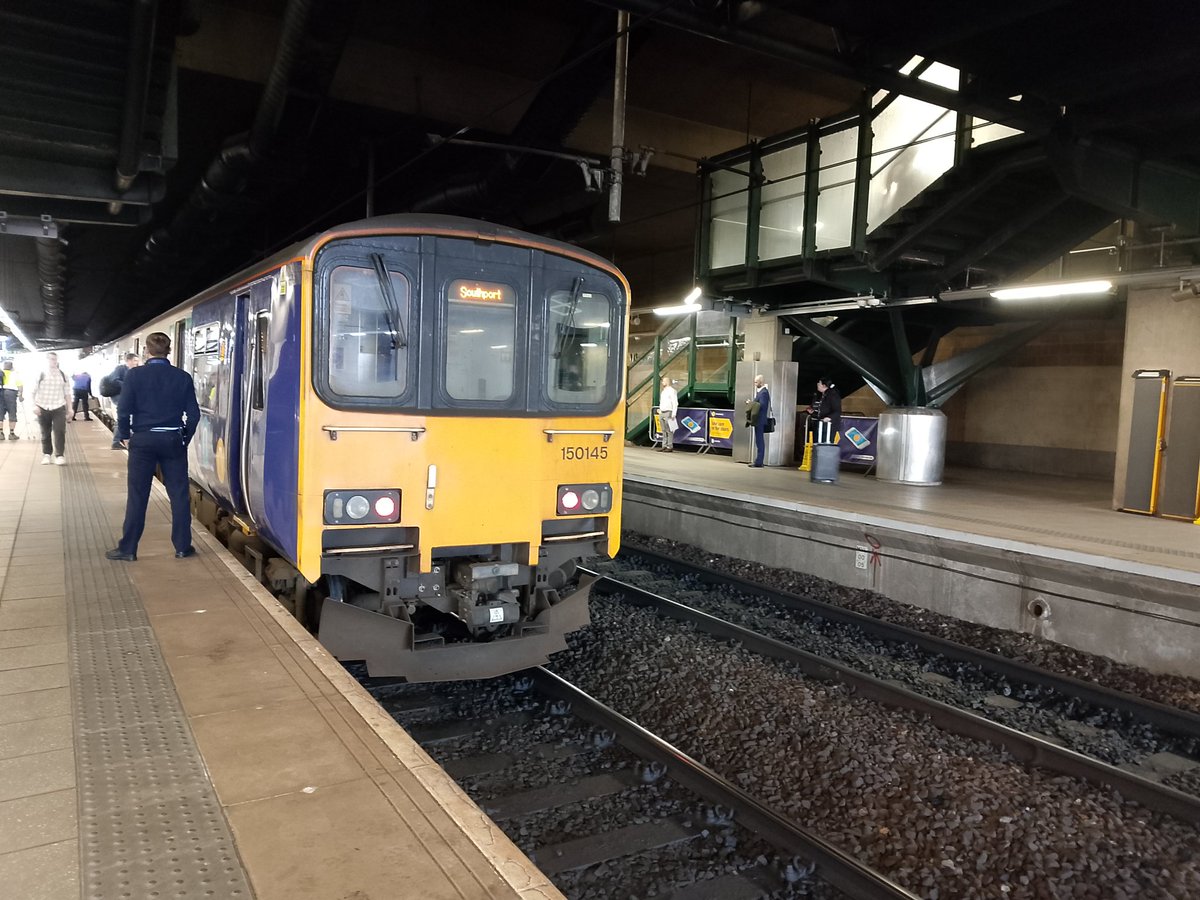 IshaqAli156's tweet photo. Standing in for an unavailable #flex769 is @northernassist #brel150145 #brel150134. Apologies about shoddy camera work. There were people in the way for a decent picture.
@TrainLifeGB @87027wolf https://t.co/eZaiVlLvbF