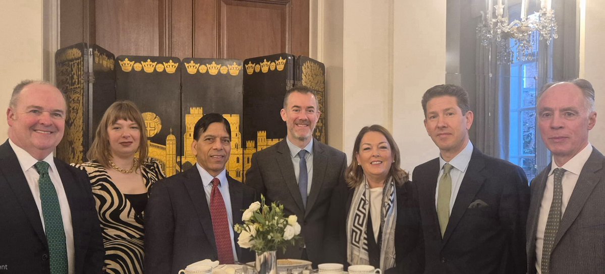 Alan Lowry tweet media