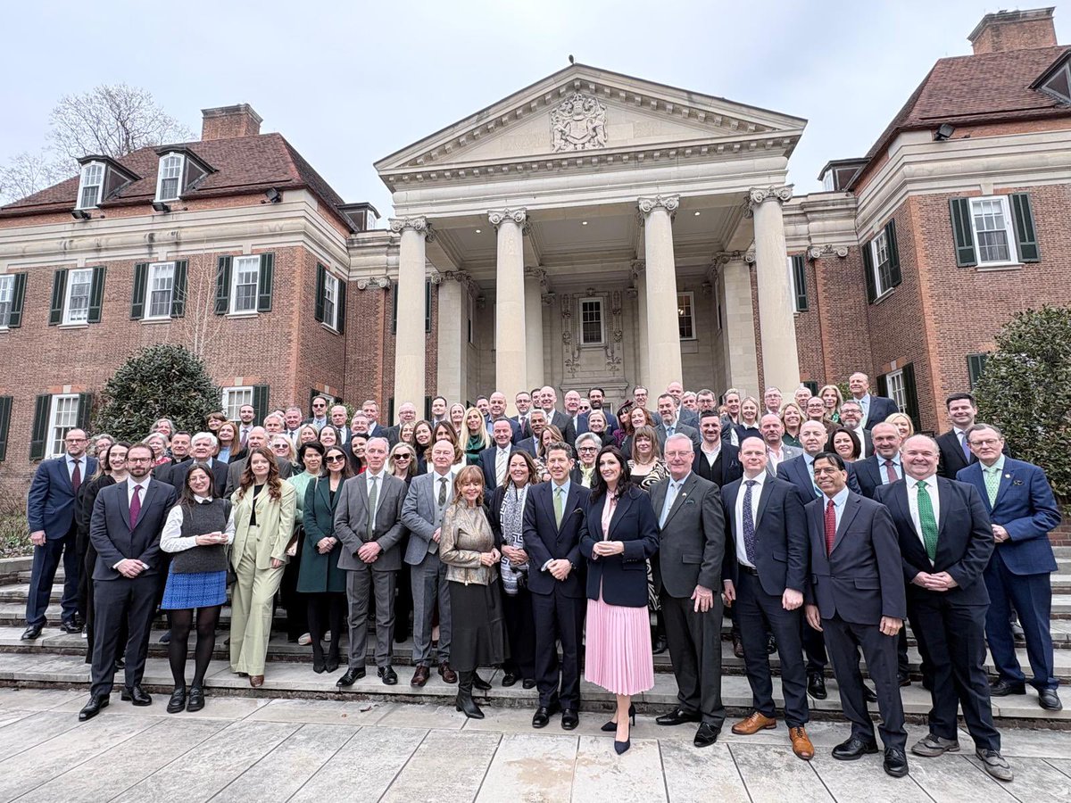 Alan Lowry tweet media