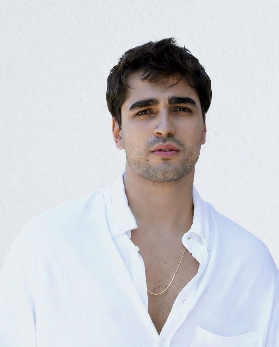 📊 | #MertRamazanDemir ranks #1 on Adba TV’s list of the most talked-about male actors on social media for March 11–17, 2026. 🔥

He leads the ranking with 18,400 posts. 👏