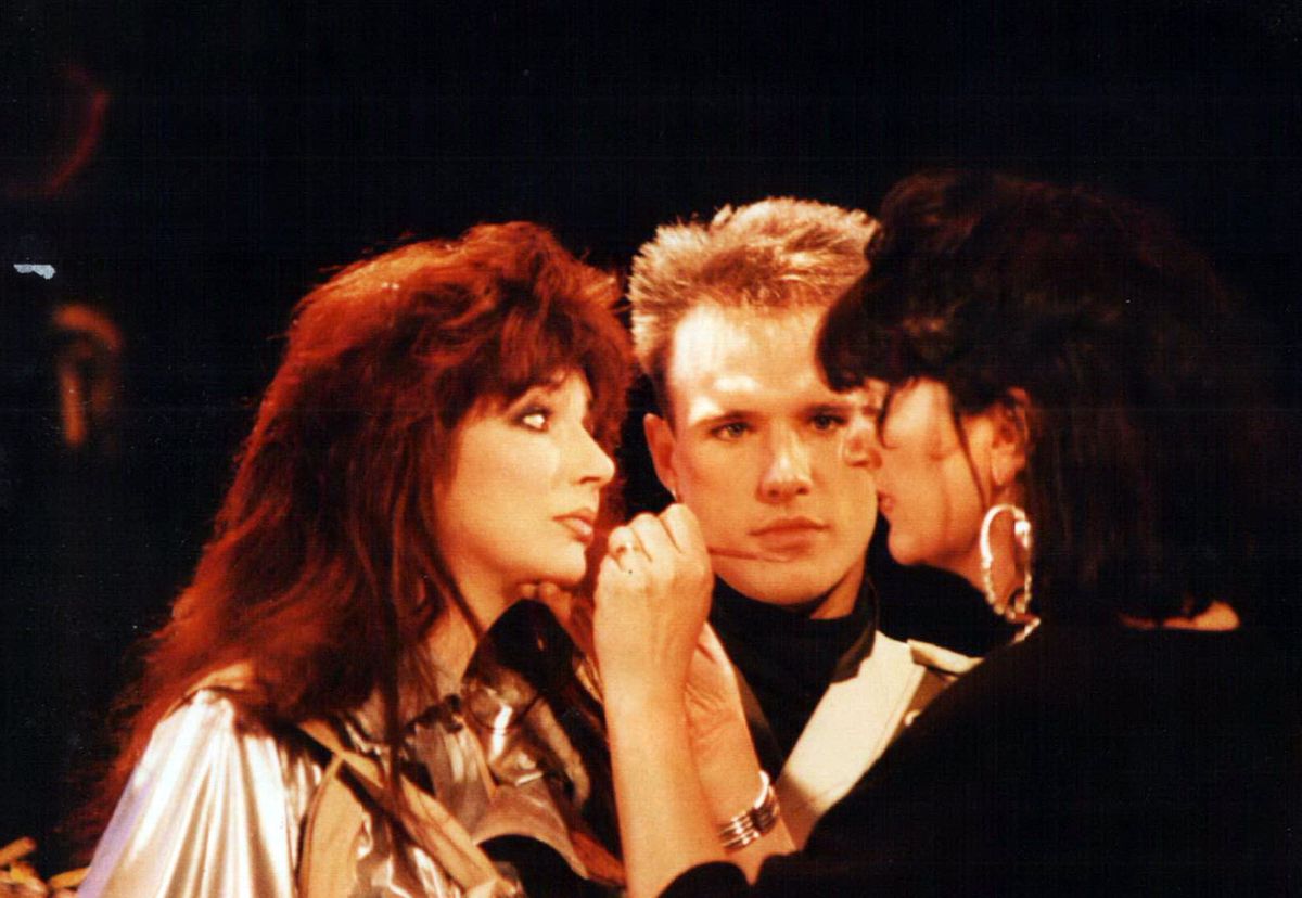 Kate Bush: On Location - a new book tweet media