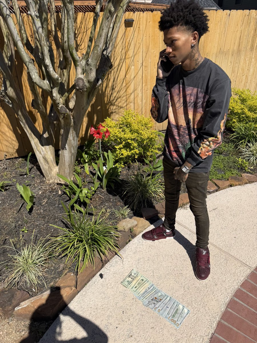 imanipulatehoes's tweet photo. cool lil houston bday trip https://t.co/xIJSVBB6Og