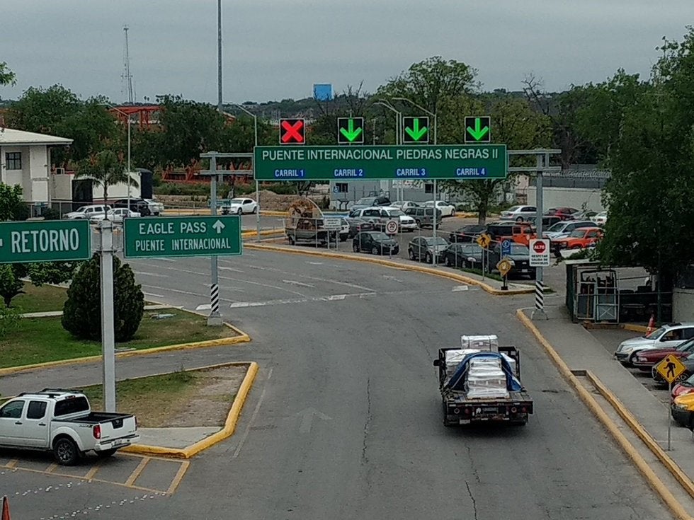 18 de marzo de 1982.- El Ayuntamiento de #PiedrasNegras, #Coahuila, y el de Eagle Pass, Texas, anuncian que sumarían esfuerzos para construir un segundo puente urbano internacional. Éste se inauguraría en el año 2000.