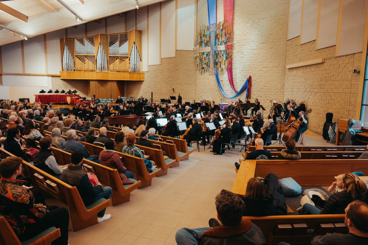 EMSOrch's tweet photo. It was a great night @ EMSO's Rhapsody in Red, White, &amp; Blue concert!  We had a great turn out &amp; we appreciate you showing up to support us!
Thanks to Amo Lucidi for an amazing performance &amp; to St. Mark's for hosting us!  Thanks to our musicians &amp; volunteers too! https://t.co/xQ16AzbjBE