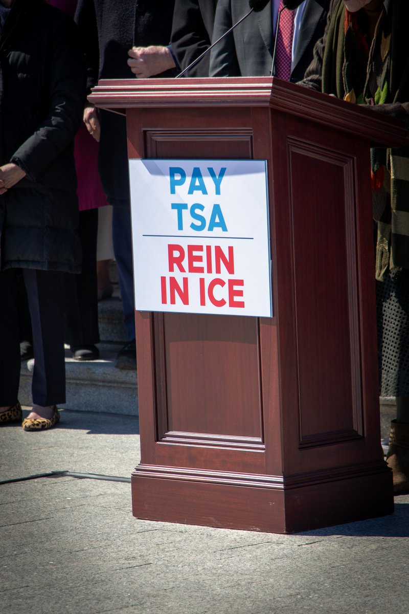 Adriano Espaillat tweet media