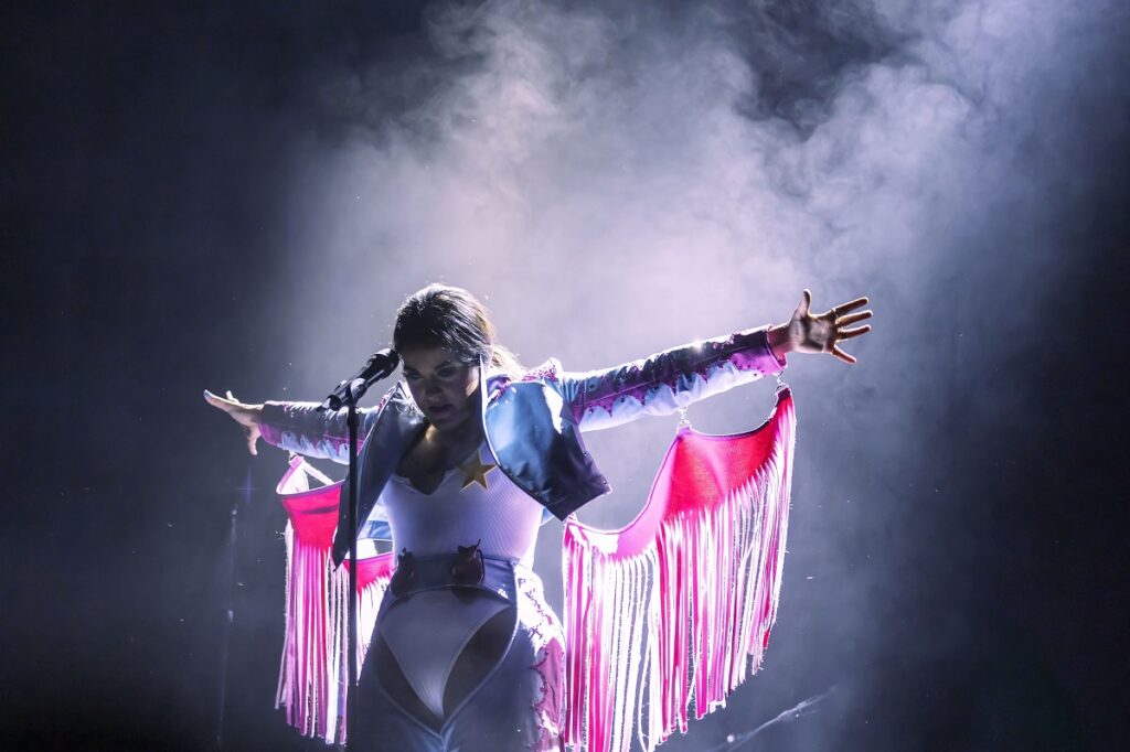 Entreacte tweet media