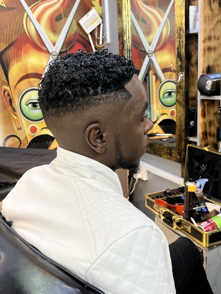 Julio🦯 tweet media