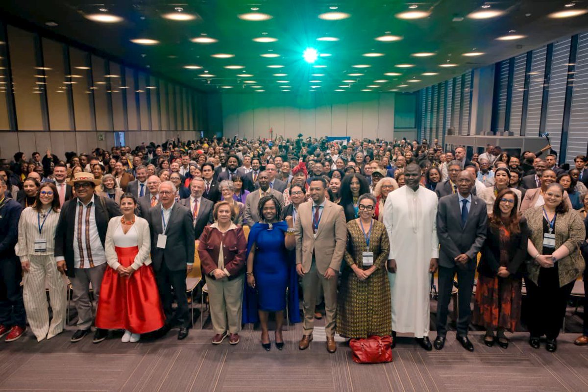 APCColombia's tweet photo. #CooperaciónSurSur | ¡Bogotá es hoy el epicentro del diálogo Sur-Sur! 🌎🫱🏾‍🫲🏿🌍

Nuestra Directora general, @apalenciag, dio apertura al Foro de Alto Nivel #CELACÁFRICA2026. Una apuesta por construir soluciones propias desde el Sur Global para desafíos comunes. 

��👇🏾 https://t.co/1jnfoUwAz6
