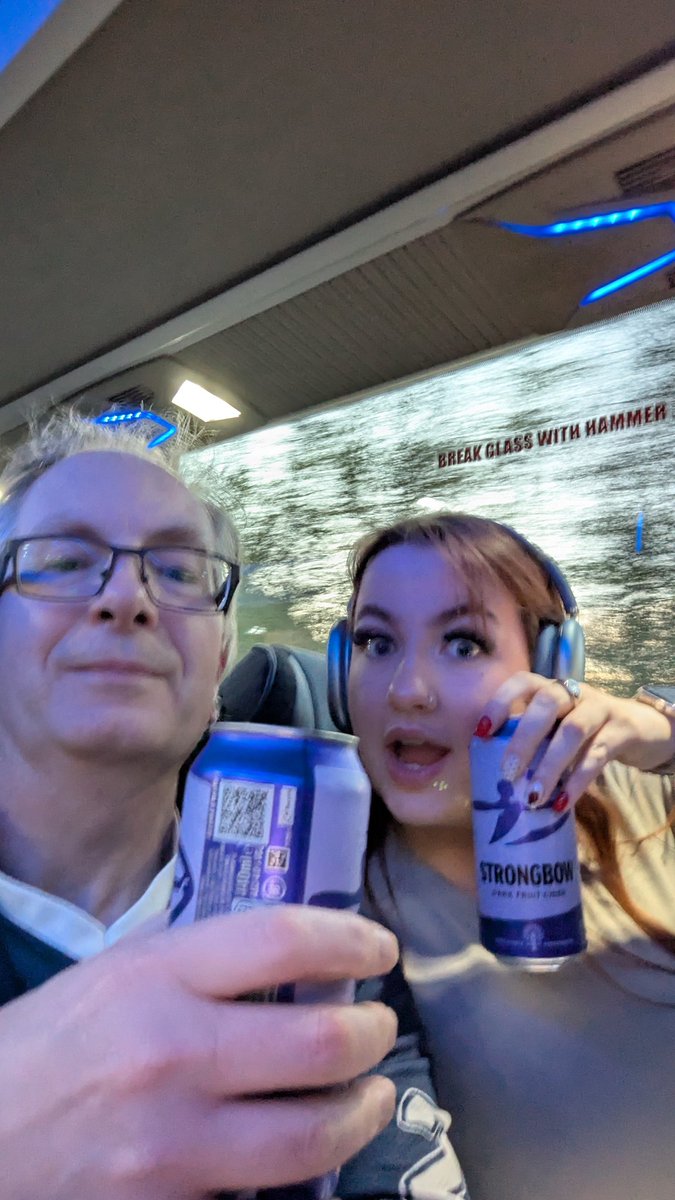 breezerBlaze's tweet photo. On our way with @MooresTravel1. #COYB #bringtheblue https://t.co/B4ST4YjV41