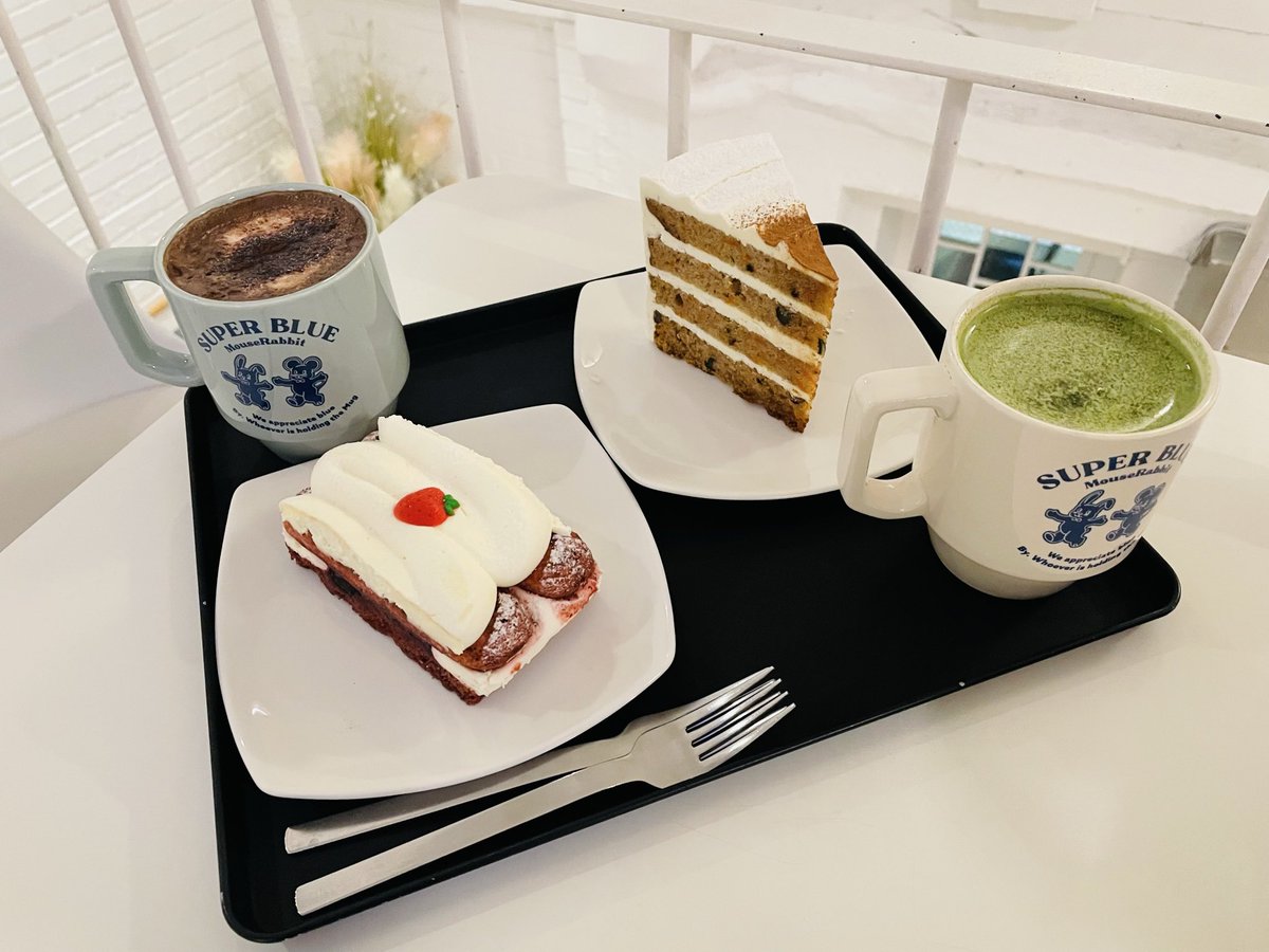 kotoha0423's tweet photo. 6年ぶり✨✨✨
ただいま〜
アッパとオンマに会えました🎵 https://t.co/TX7uYDkrYi