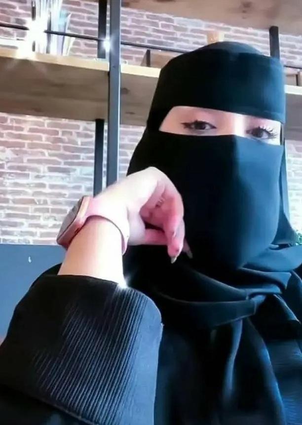 عطر الورد tweet media