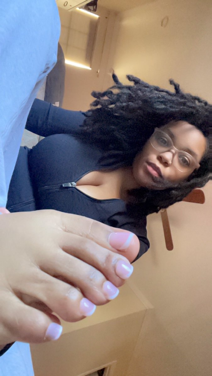 goddess_ladyee's tweet photo. Your bank account looking nervous every time you see me post 👀💸 https://t.co/XnwSno23GY