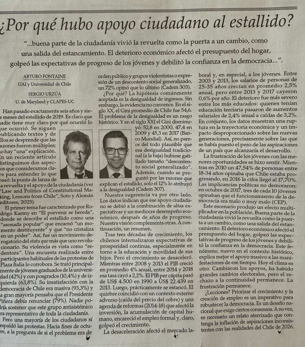 AXELKAISER's tweet photo. Esta columna hoy en El Mercurio atribuyendo la crisis del año 2019 y el apoyo ciudadano a ella en parte importante a la retroexcavadora socialista que aplicó Michelle Bachelet en su gobierno confirma el diagnóstico que formulé en un Paper hace 6 años ( si indexado con peer review y todo eso para los que creen que es importante).  La conclusión al final es que la crisis no se produce por exceso de neoliberalismo, sino por falta de él, más precisamente por reformas que lo socavaron  dañando la calidad de vida de la gente . El otro modelo de Atria Joignant, etc. tal como advertí desde el principio en mi libro La tiranía de la igualdad, arruinó Chile. Les dejo link acá: https://t.co/59a2k4qHdn