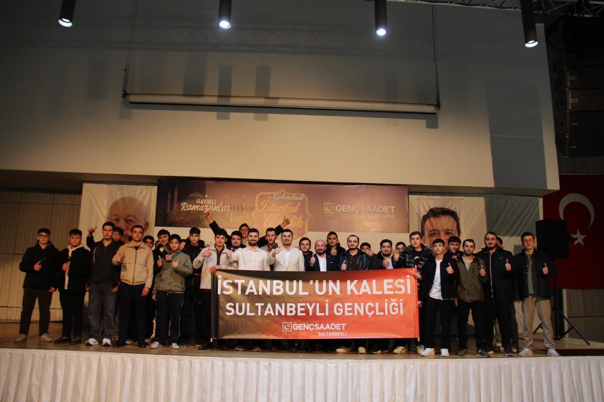 gencsaadetsb's tweet photo. Bir Sahur,
Bir Ruh,
Bir Büyük Yürüyüş.

Geleneksel İstanbul Gençlik Sahurumuzu büyük bir heyecan ve coşku ile gerçekleştirdik, Sultanbeyli teşkilatı olarak biz de bu güzel buluşmada yerimizi aldık. https://t.co/xdVfCNgjoU
