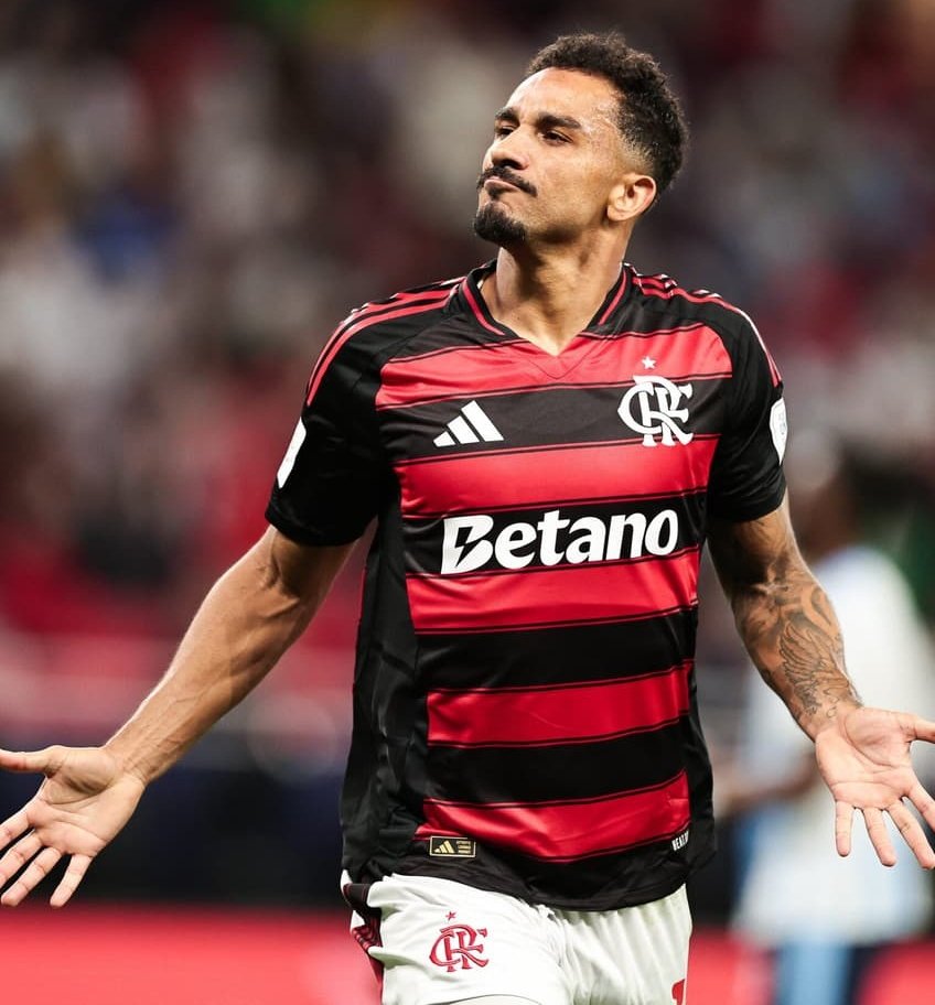 alexcrfla's tweet photo. Danilo: de graça https://t.co/ZNYooKk5uR