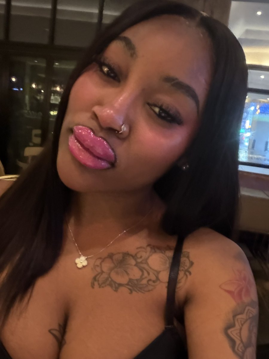 CallMeMulii's tweet photo. 🖤.

#GFE #companion #ebony #black https://t.co/oHFwPfogeb