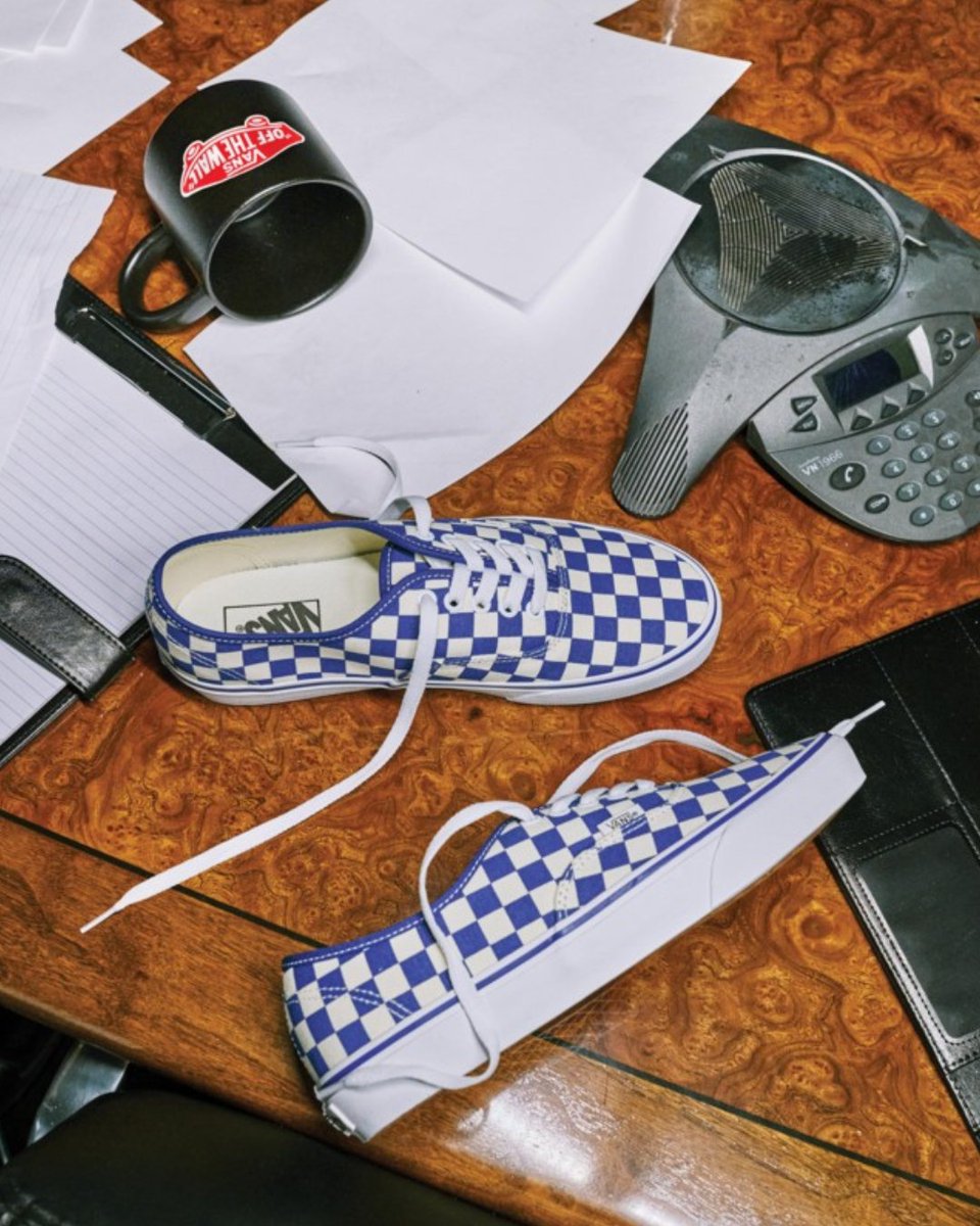 Foot Locker tweet media