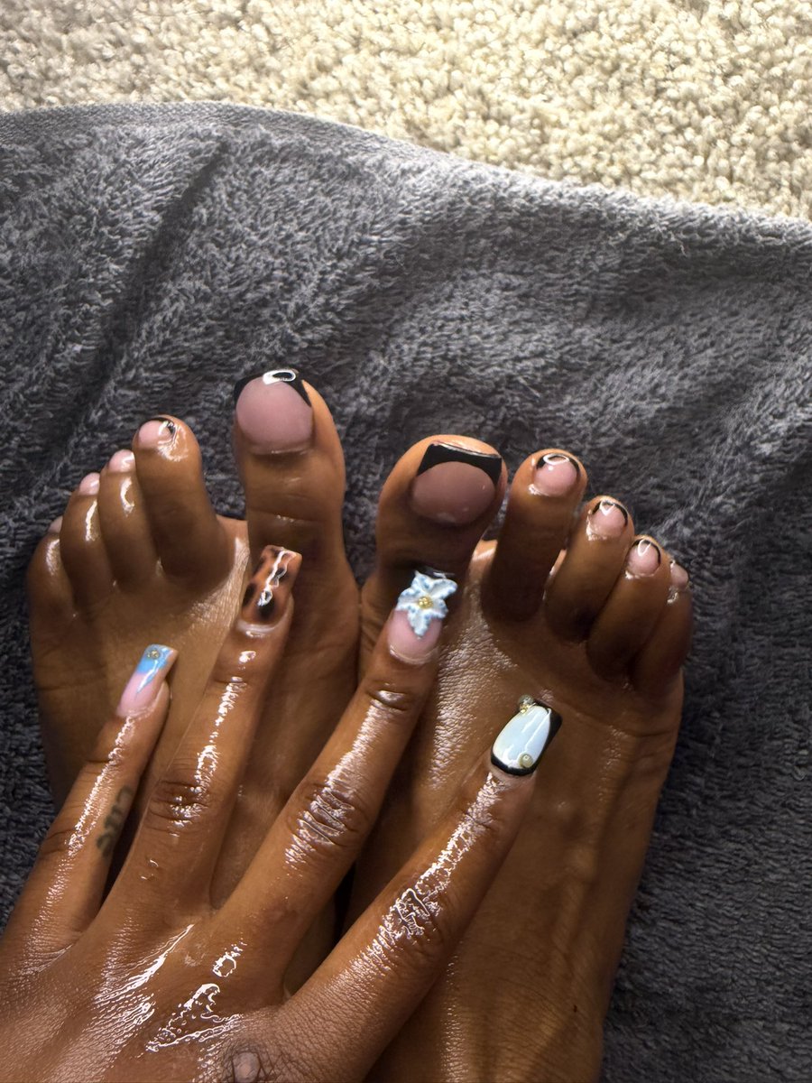 CloverStepOnYou's tweet photo. Send me everything you have to get my attention 
https://t.co/XAb62aPELg

#feetfetısh #stepstool #submission #footfetısh #domme https://t.co/OtyU6xmzoN
