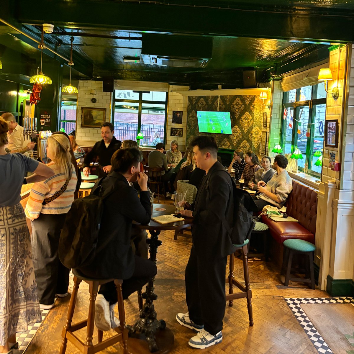 London Pub Map tweet media