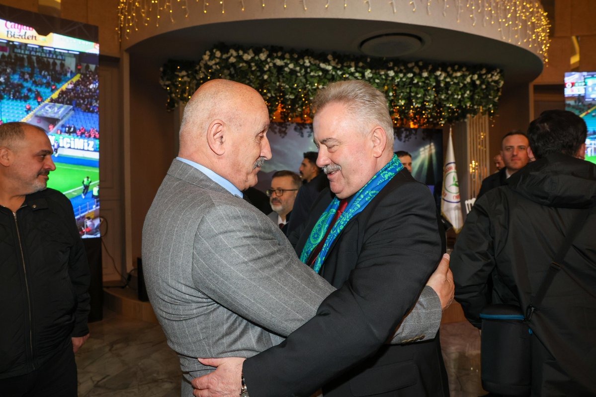 Sağlık Bakanımız Prof. Dr. Kemal Memişoğlu’nun katılımlarıyla, köklü geçmişi, mücadelesi ve şehrimizin ortak değeri olan Çaykur Rizespor’umuzun düzenlediği iftar programında bir araya geldik.

Birlik ve beraberliğin en güzel şekilde hissedildiği bu anlamlı buluşmada,