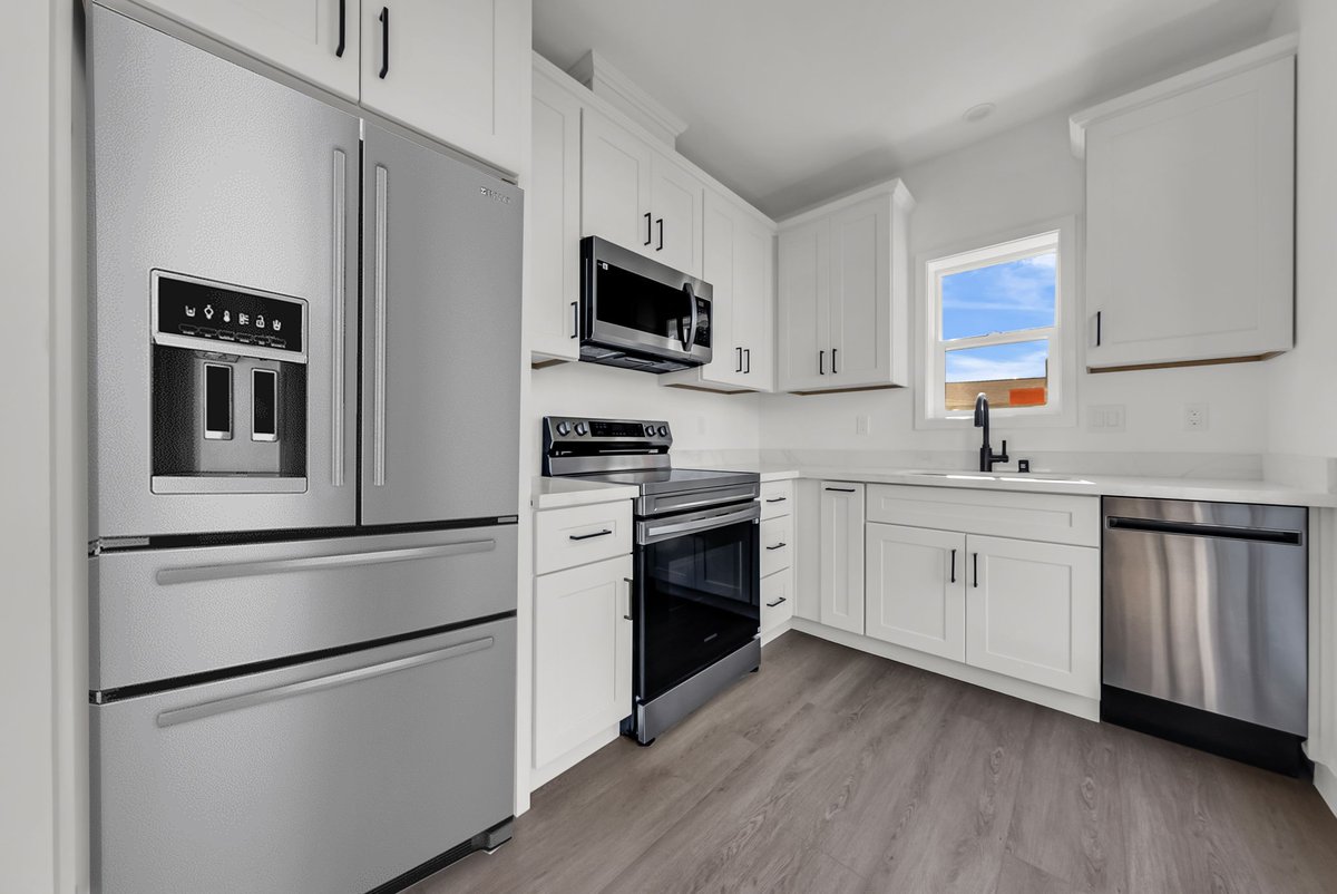 Roof and Realm tweet media