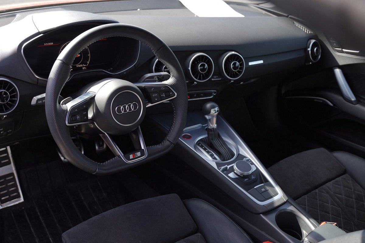 Audi Bend tweet media