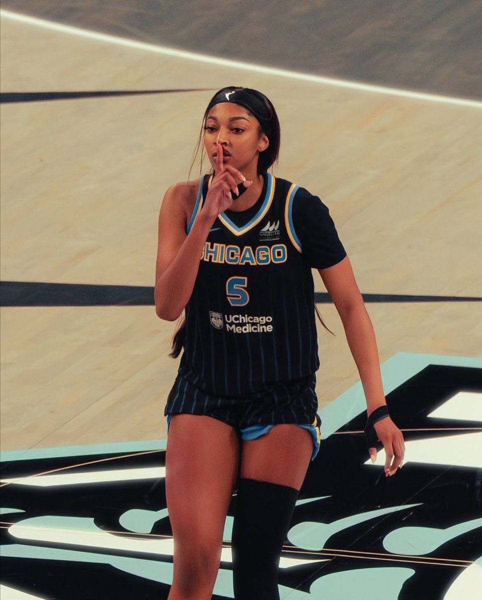 amani ✨ tweet media