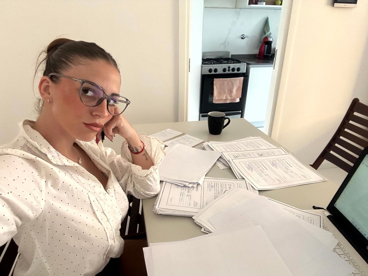 Carla la prof 📚 tweet media