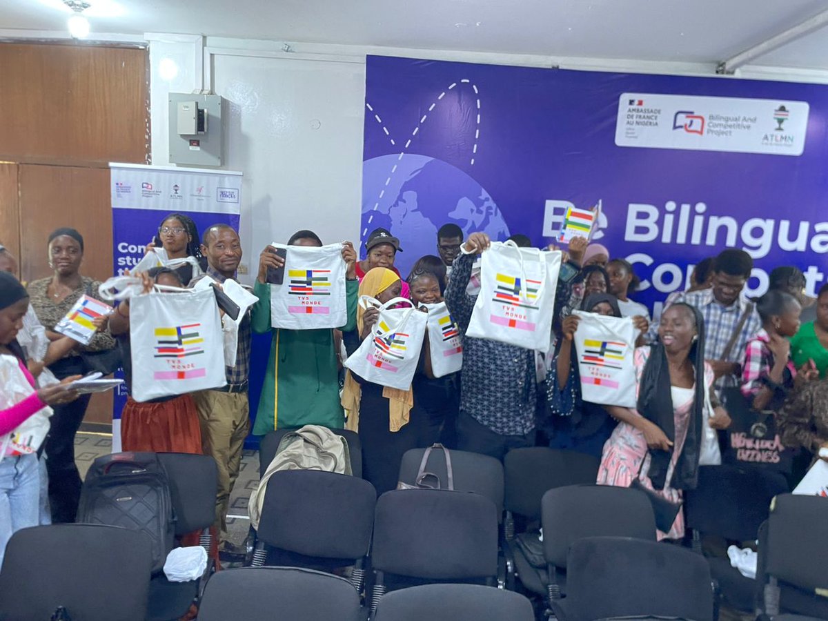 Mtv5lagos's tweet photo. A big thanks to @MagLosange  and @FranceInNigeria for the Bilingual and competitive project. I am thrilled to host activities with the students of French department of Obafemi Awolowo University to present the educational resources of @TV5MONDE . It was a successful. https://t.co/pOHXZQq9sD