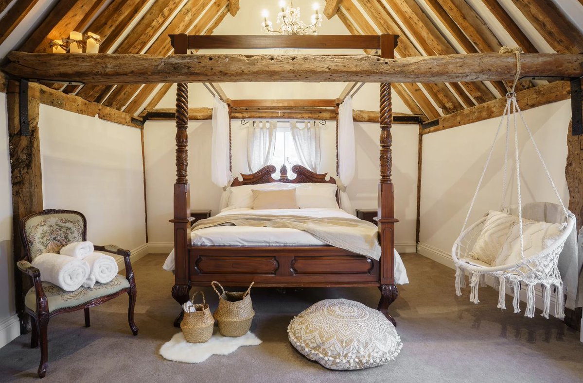 B&B Stays tweet media