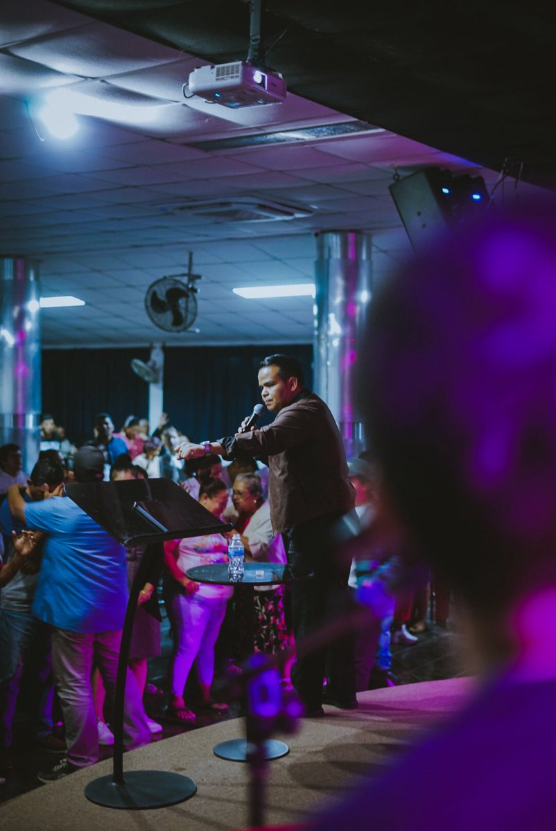 Ayer fue un martes lleno de la presencia de Dios, donde la adoración y la palabra avivaron aún más nuestra fe.🔥