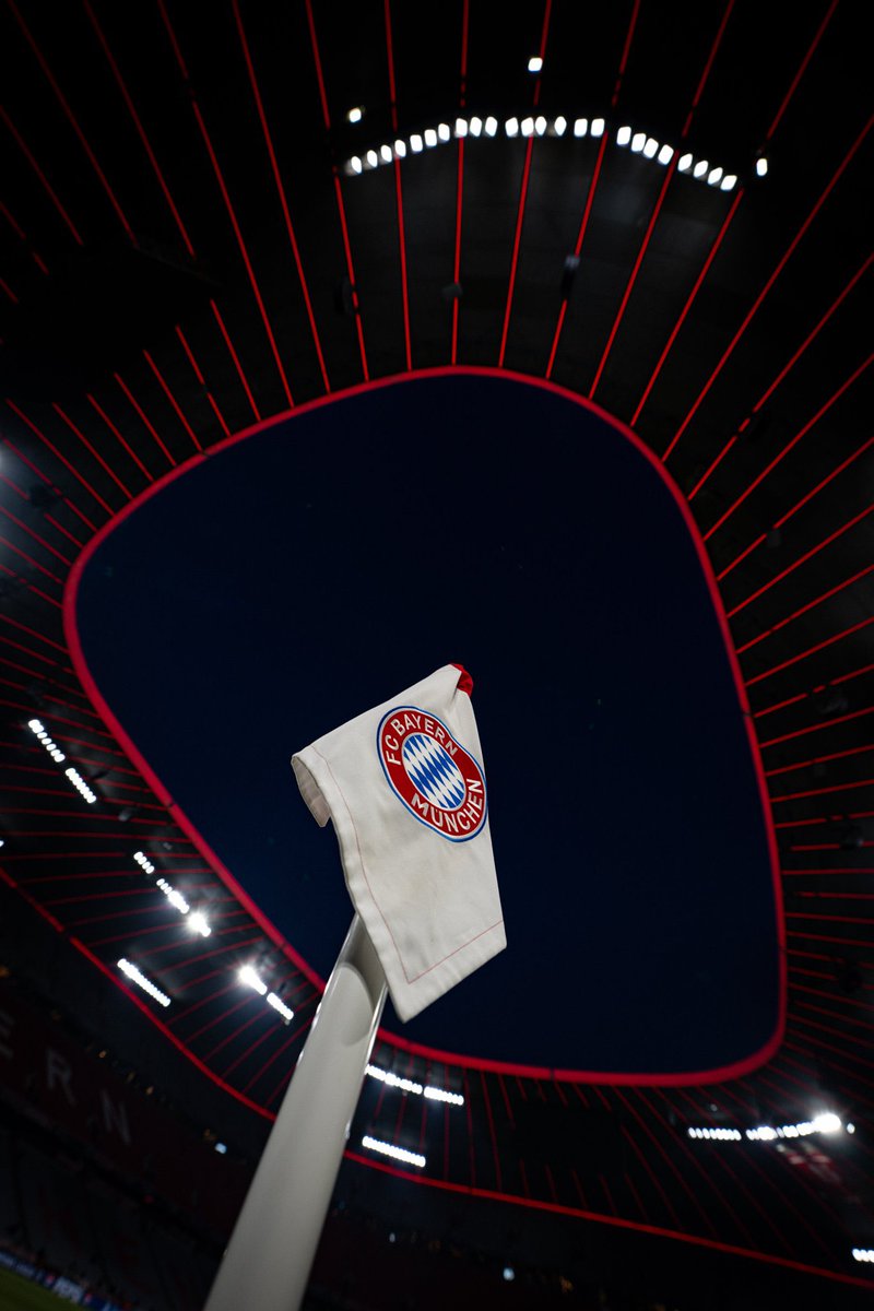 FCBayernEN's tweet photo. UCL nights. https://t.co/8alfHqa1PX