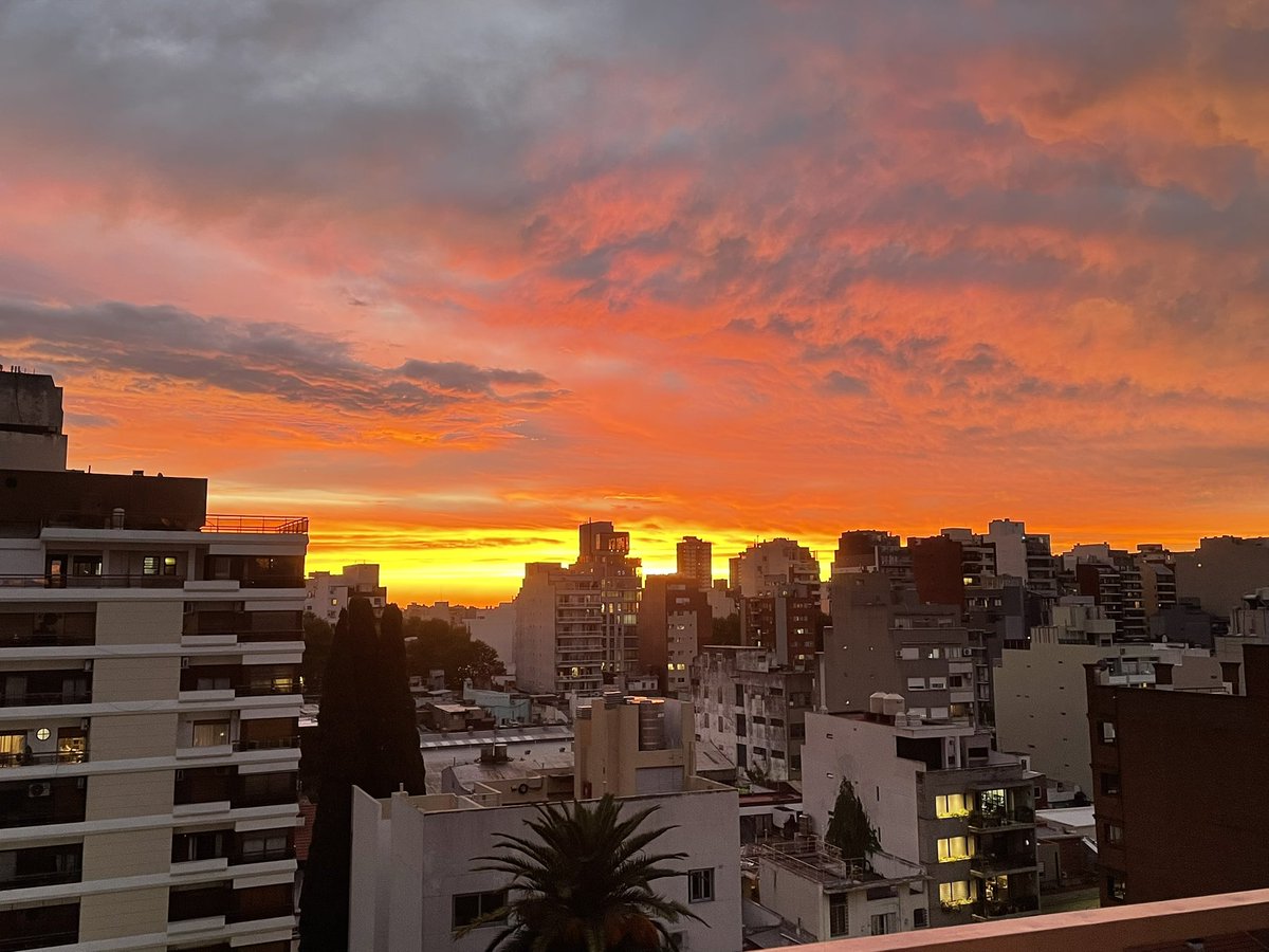 deivmorr's tweet photo. Buenos Aires, un día con cuatro cielos https://t.co/QI3f90zRzt