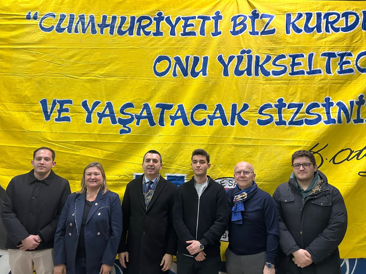 1907 ÜNİFEB olarak geleneksel iftar organizasyonumuzu gerçekleştirdik. Katılım gösteren Fenerbahçe SK yönetim kurulu üyeleri Sayın Adem Köz, Zeynep Yalım Uzun, Ahmet Murat Emanetoğlu ve 1907 Derneği Yönetim Kurulu Üyeleri Sayın Emre Bıçak ve Cihat Alp Karahmetoğlu'na teşekkür