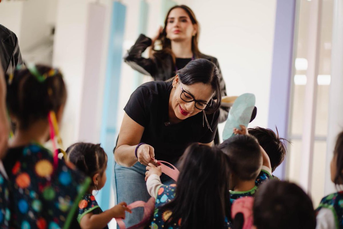 zaidarovira's tweet photo. Invertir en la primera infancia es construir oportunidades desde el inicio. Hoy en Cuenca visitamos el CDI Huayna Cápac, un espacio donde niñas y niños reciben cuidado diario, alimentación, estimulación temprana y acompañamiento en su desarrollo integral 👶🏻💜

Como parte del trabajo que impulsamos desde el @DHumanoEc , recorrimos este centro, que forma parte del plan de mejoramiento de infraestructura ejecutado en varios Centros de Desarrollo Infantil, con una inversión total de $125.425,34.

Continuamos fortaleciendo servicios que acompañan a las familias y protegen a la niñez 🙌🏻✨
@DanielNoboaOk
