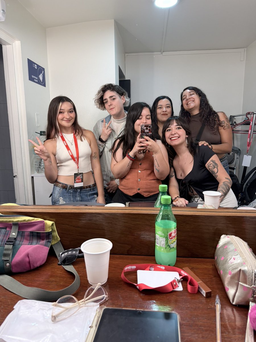 Feña Schell tweet media