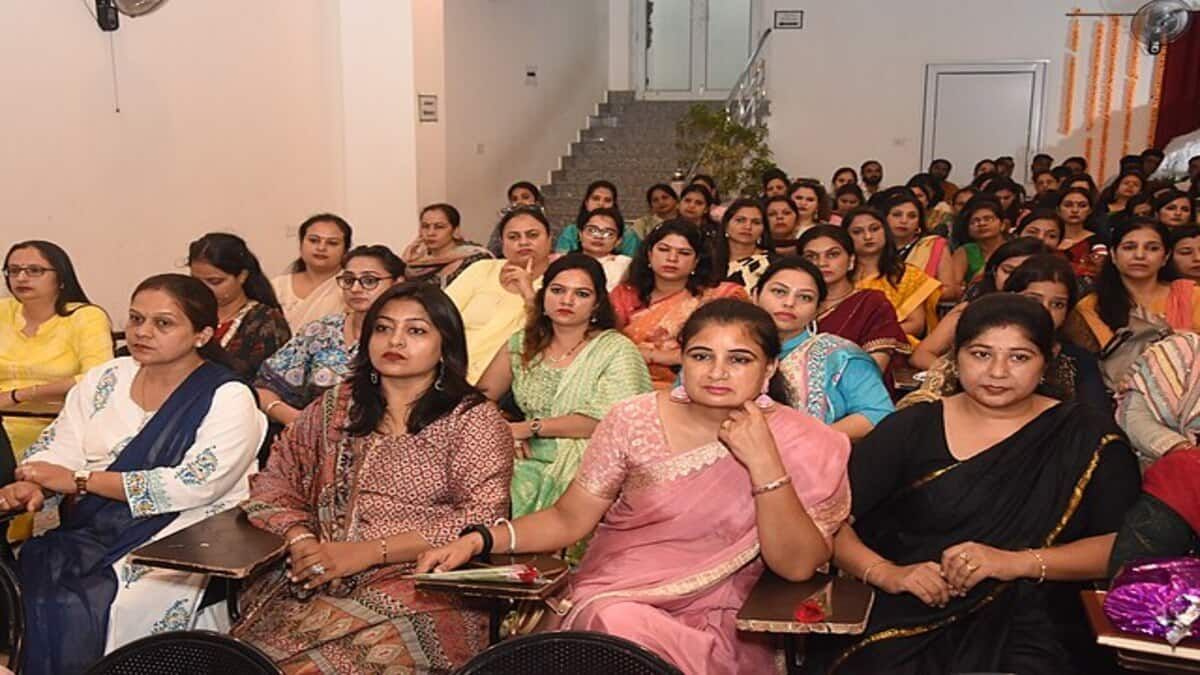 careers360's tweet photo. UP Govt, ICICI Bank to streamline TET 2026 registration fee payment gateway
Read more at: https://t.co/bnKdovcPy2 

#UPTET2026
#UPgovt
#ICICIBank
#Registration
#Paymentprocess https://t.co/0WoWuZDlBY