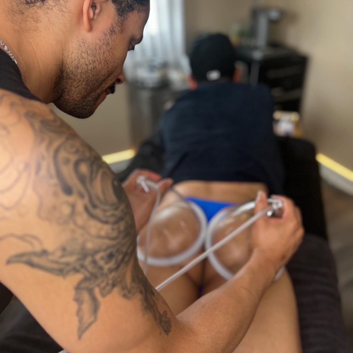 BootyBossLA tweet media