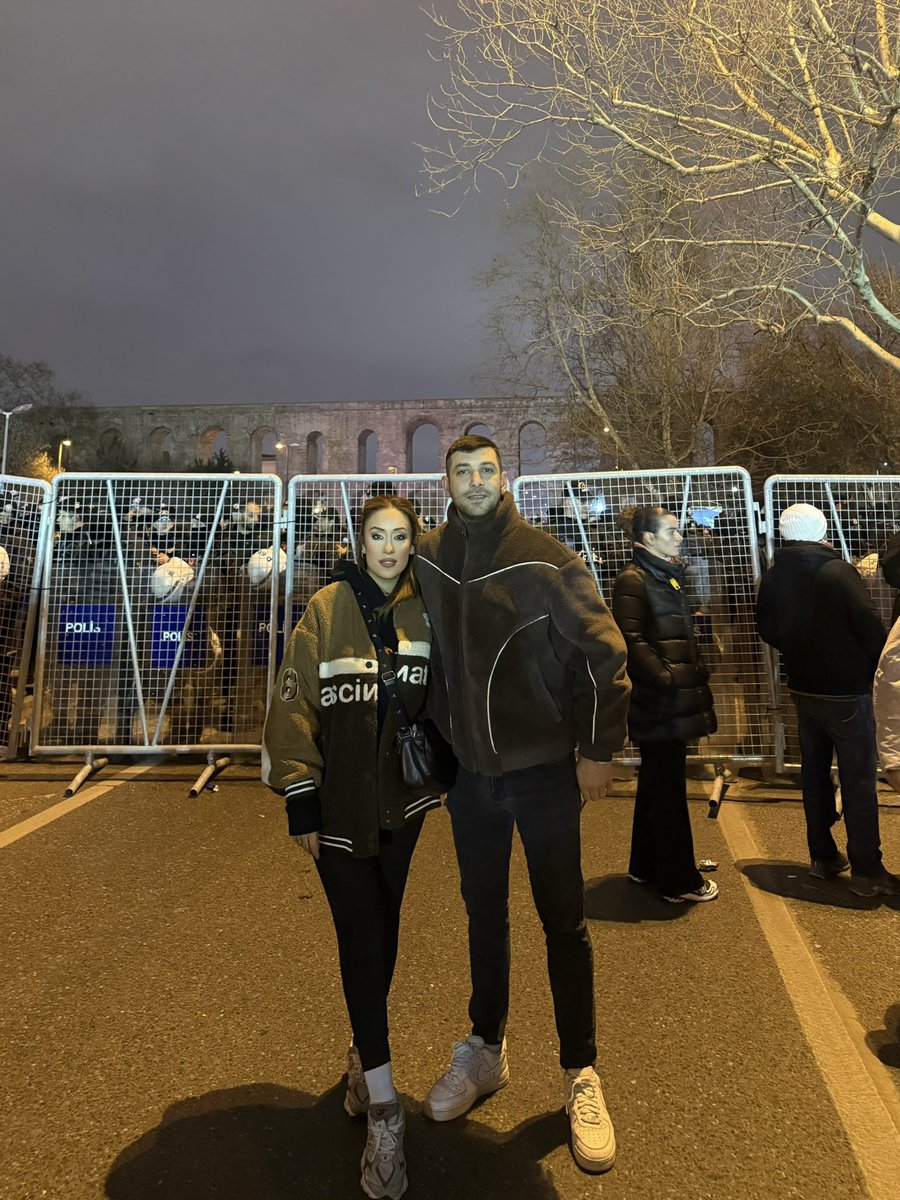 Kurtuluş yok tek başına ya hep beraber , ya hiç birimiz!!!

#Saraçhane