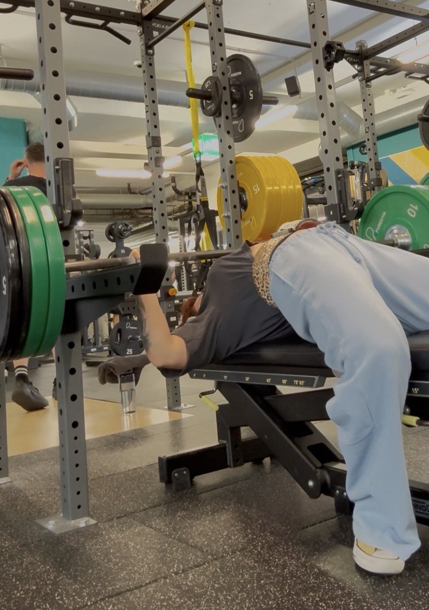 StrengthEwa tweet media